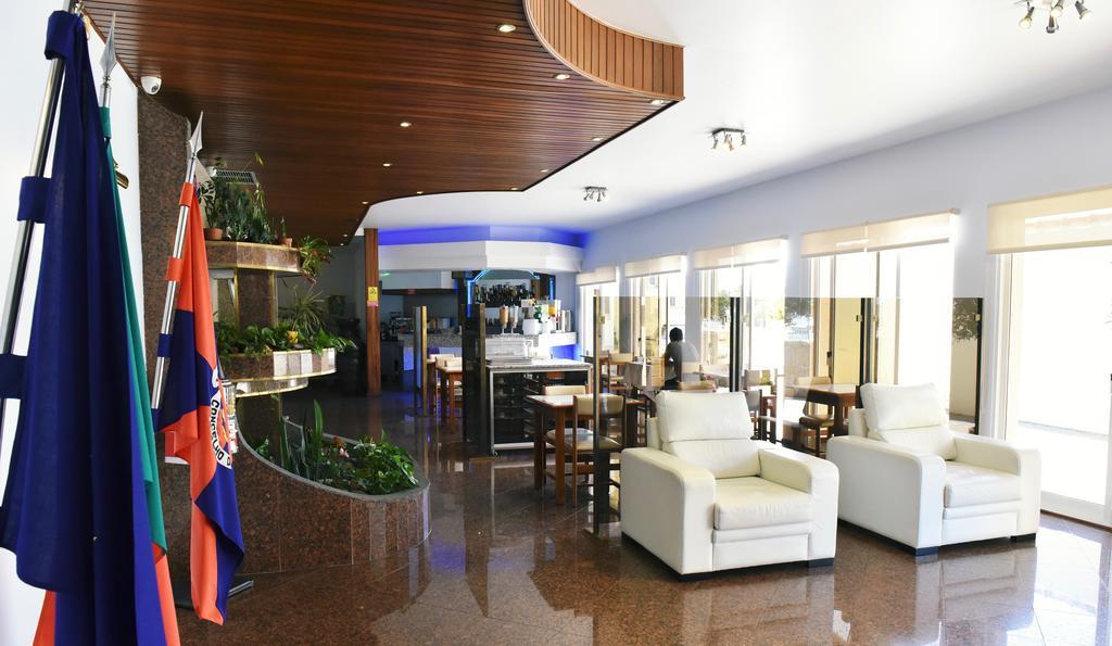 Hotel Aeroporto Maía Exteriör bild